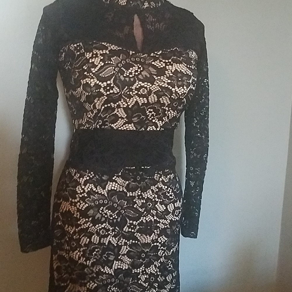 Dress - Picture 4 of 8